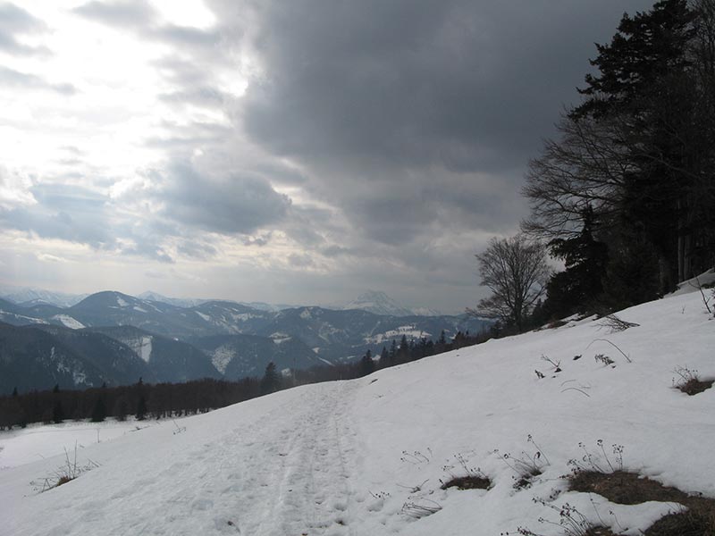 Schwarze Wolken vor dem tscher